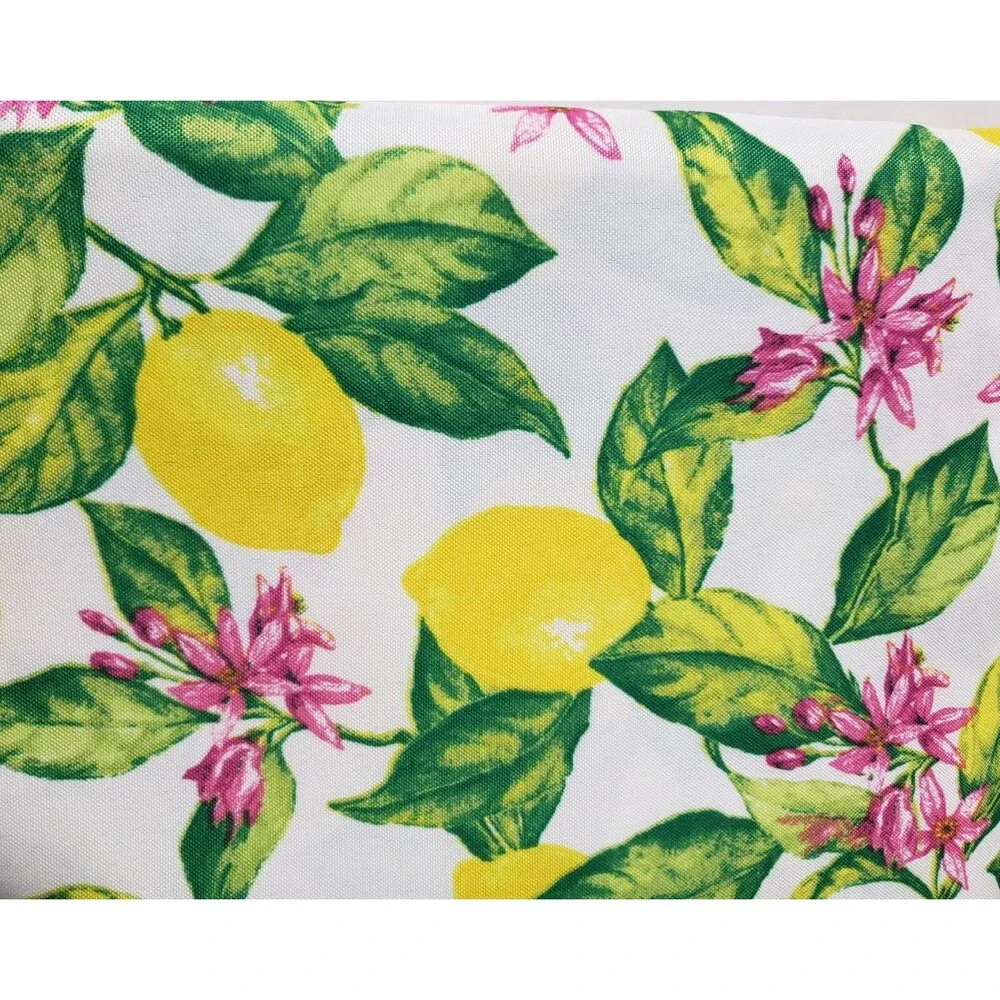 1 Printed Fabric Tablecloth, 52